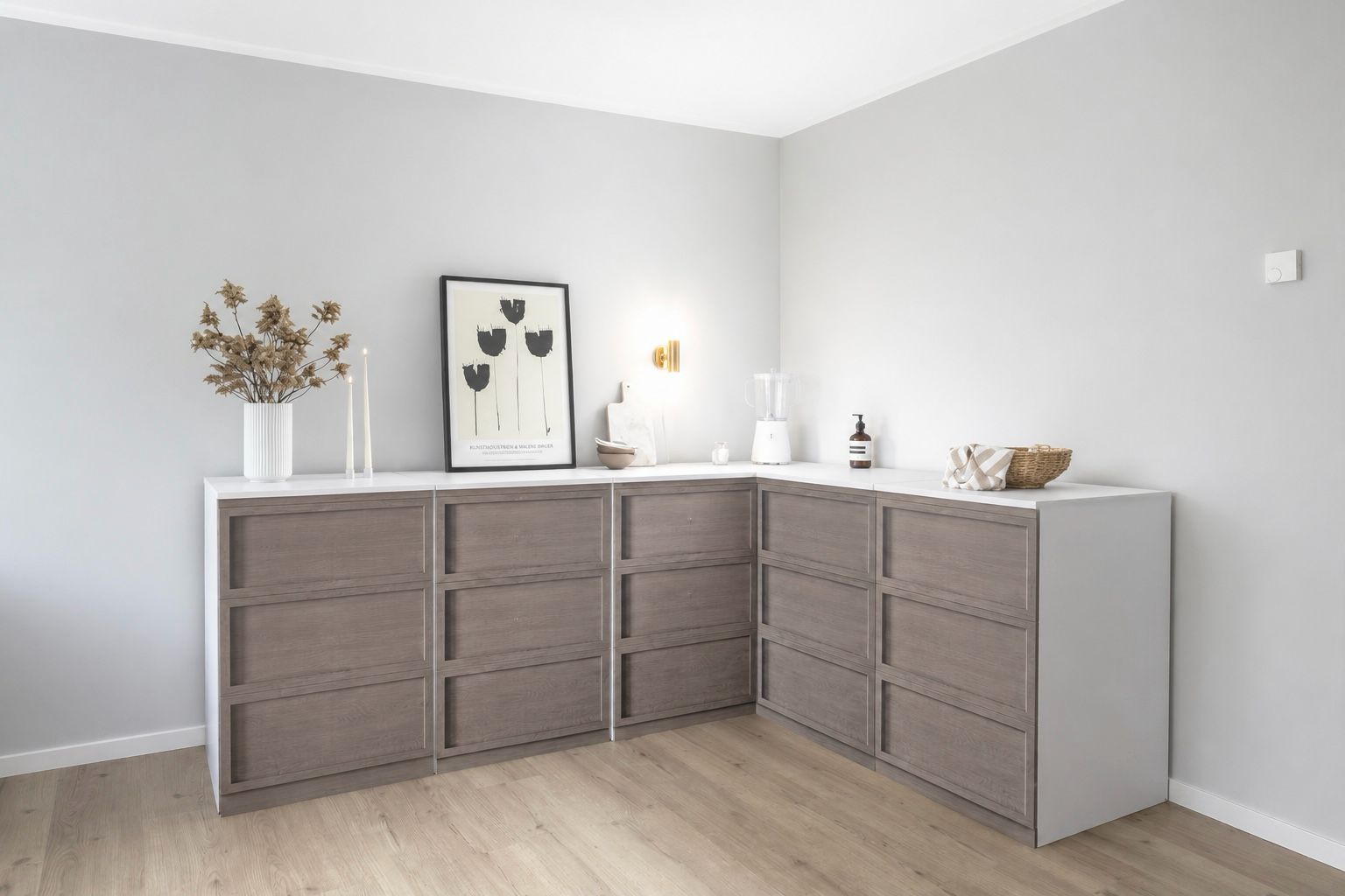 Eckküche aus Pappe – L-Form 240 × 180 cm