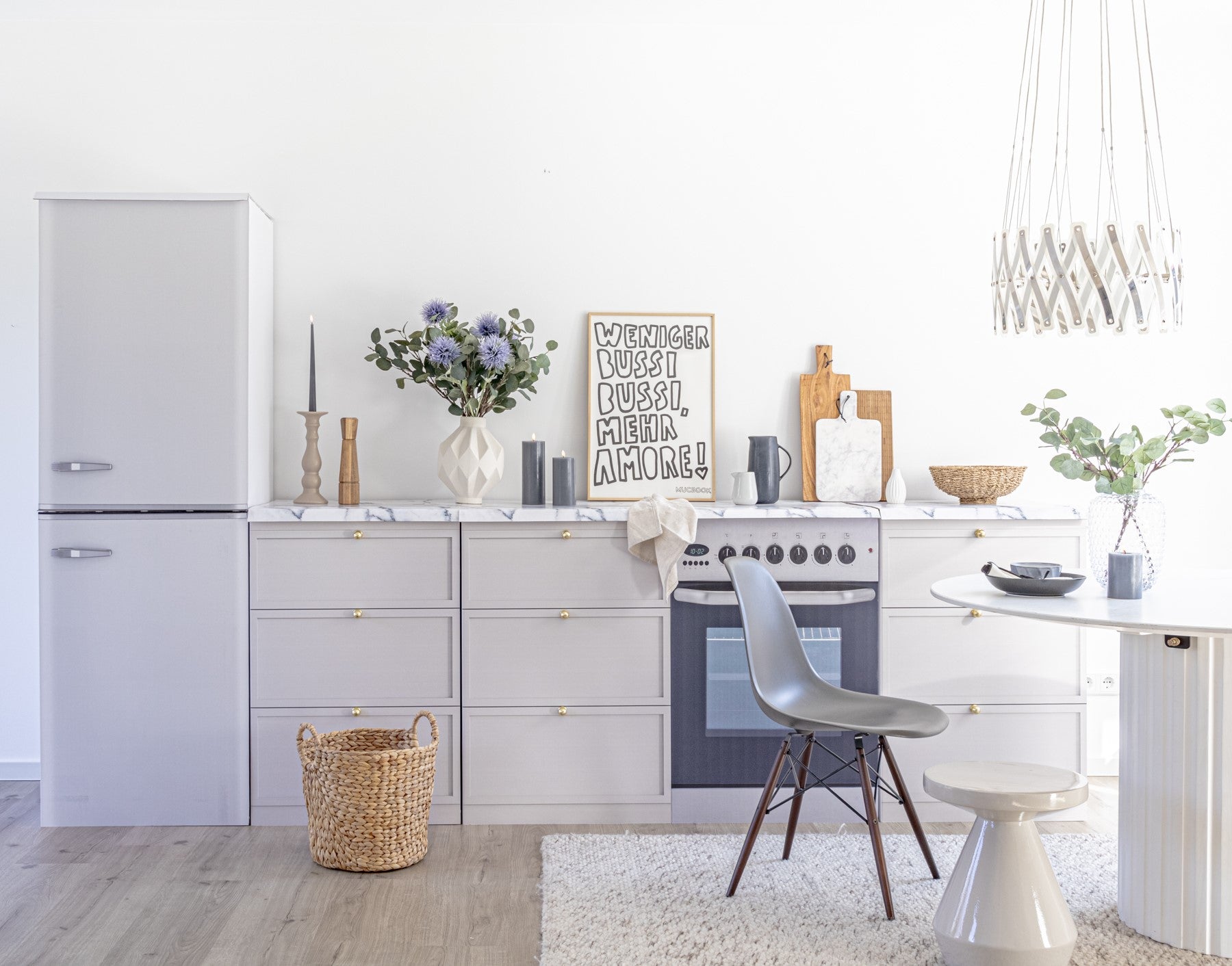 Home Staging Küchenpaket – Basis 300 cm (6 Farbvarianten als Pappküche)